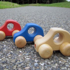 ケラー社 PKW：美しいデザイン、1歳頃からの丈夫な車 | krtek