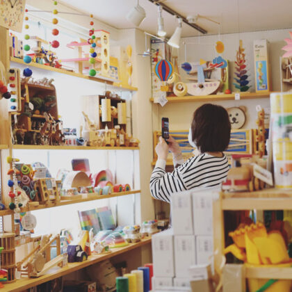 おもちゃ屋の仕事 一緒に 遊びとおもちゃの専門店 Krtek Select Toys おもちゃ屋の仕事 一緒に 遊びとおもちゃの専門店 Krtek Select Toys