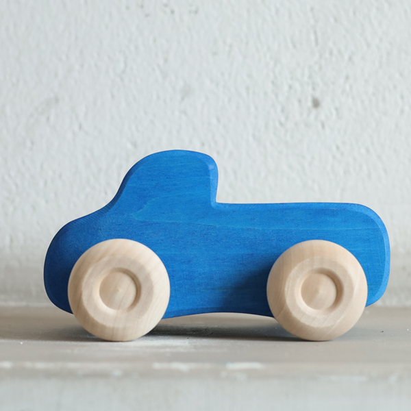グリムストラック 青：お手入れ簡単丈夫な車 | krtek select toys
