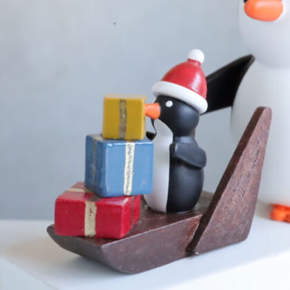 penguin-santa